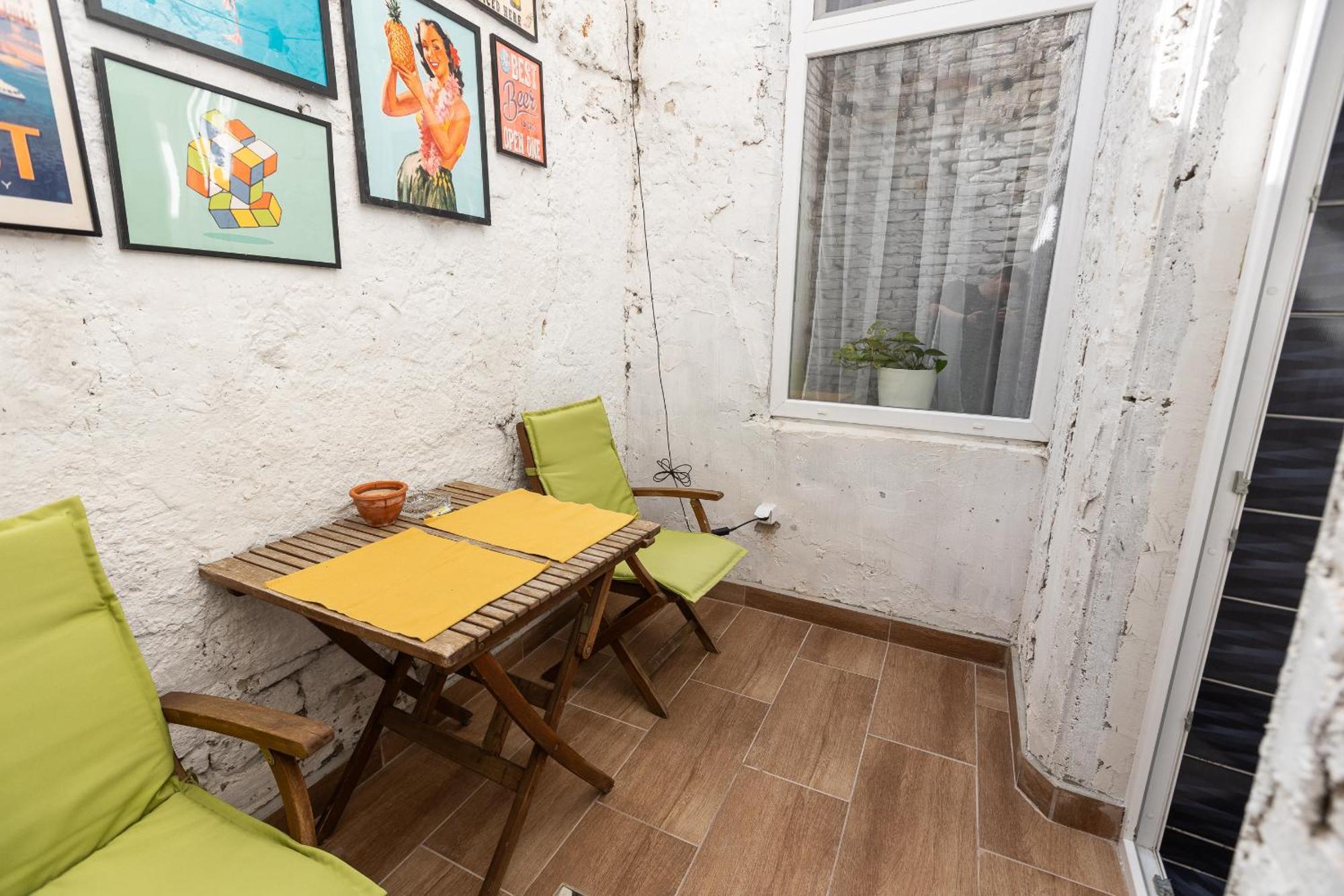 Cozy With Terrace Apartment